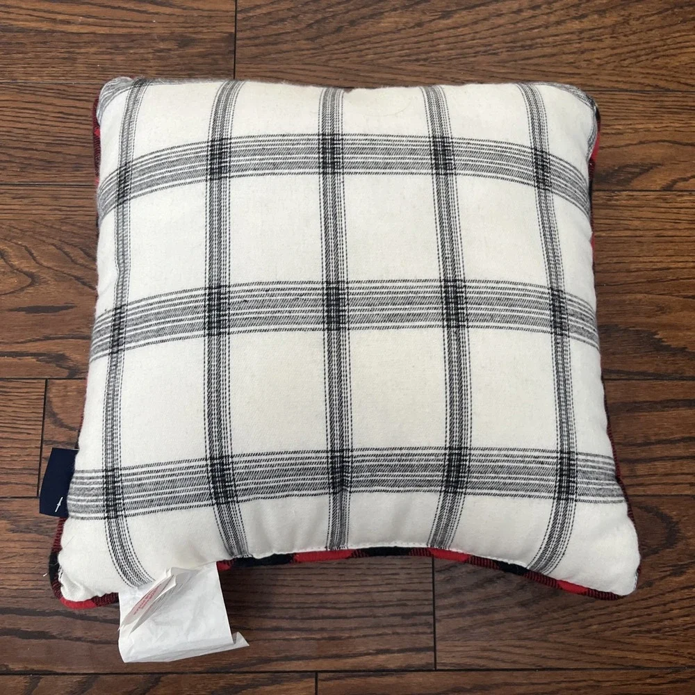 Brooks Brothers Plaid Pillow Snowflakes Flannel Red White And Blk